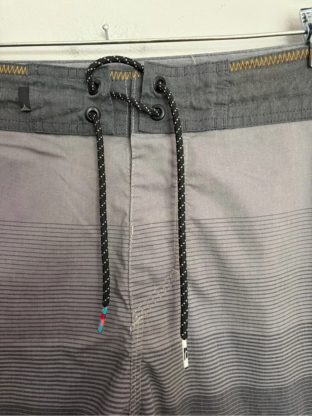 Quiksilver Board Shorts Mens 38 Gray Ombré Swim Trunks Quick Dry Pockets
